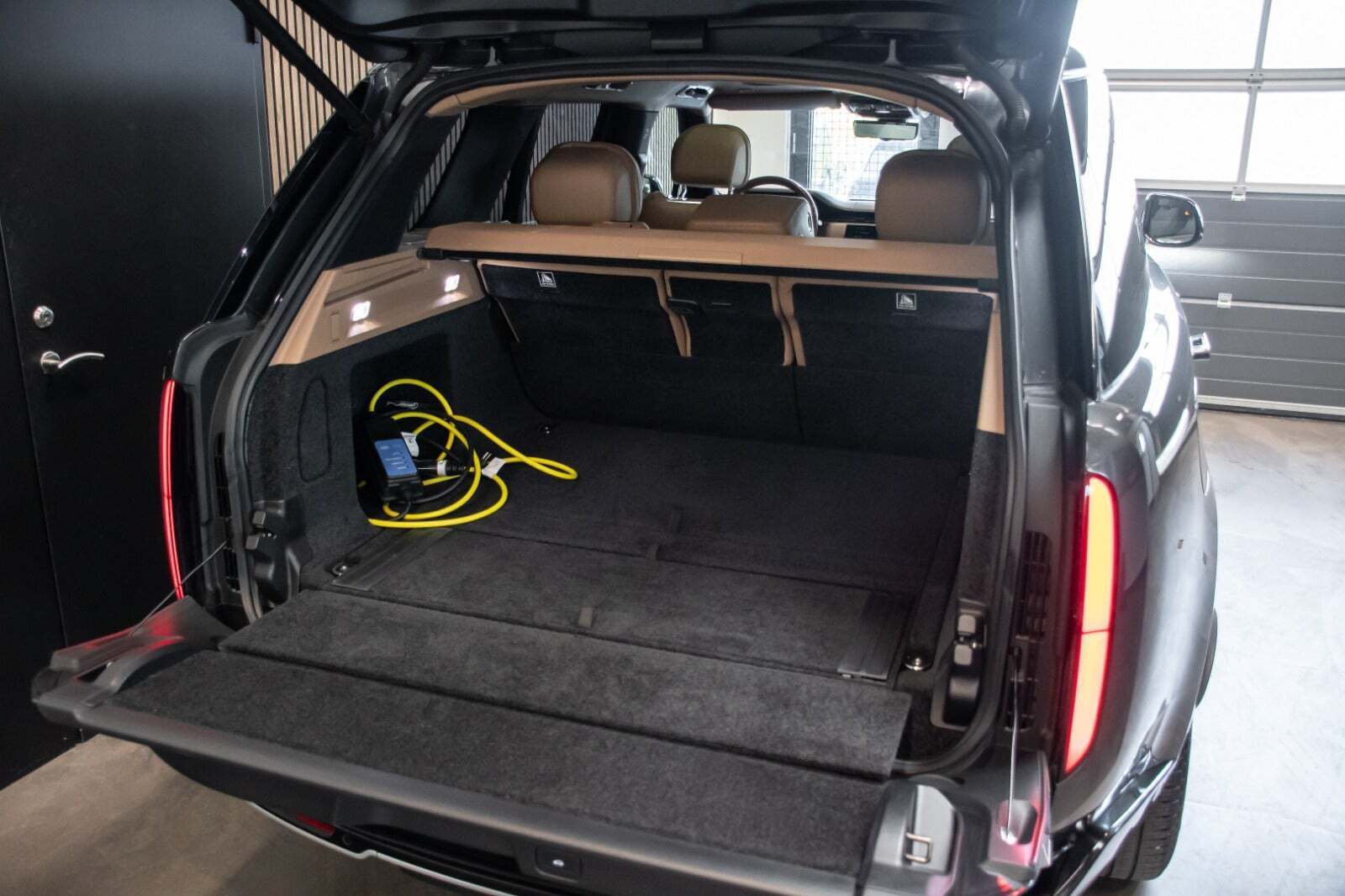 Grå Land Rover Range Rover fra 2023