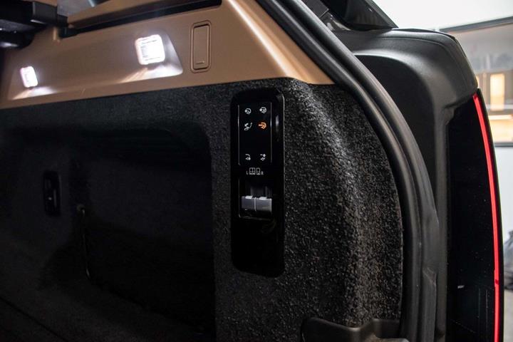 Grå Land Rover Range Rover fra 2023