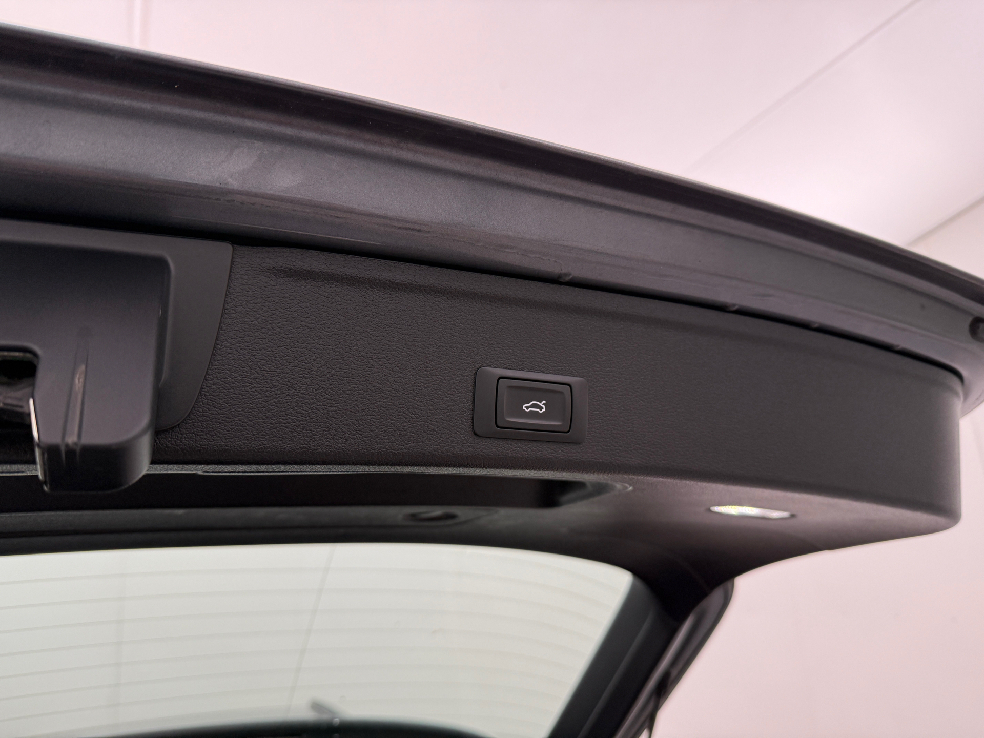 Grå Audi A4 fra 2019