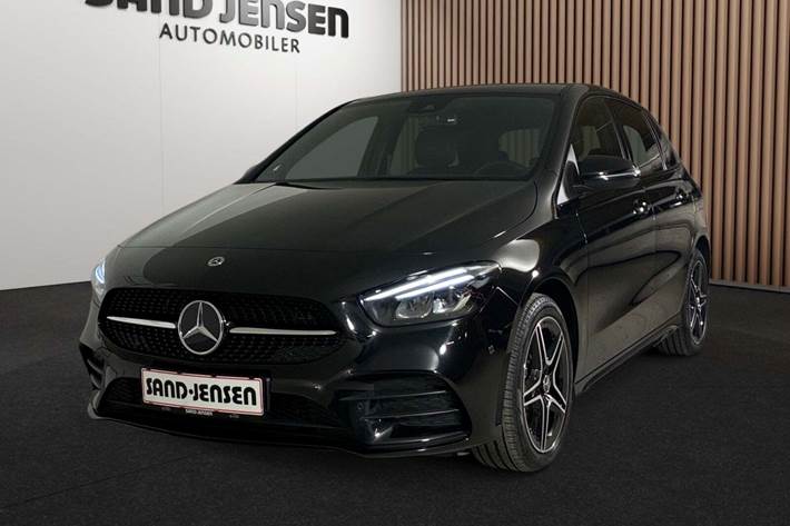 Sort Mercedes B250 e fra 2021 set udefra