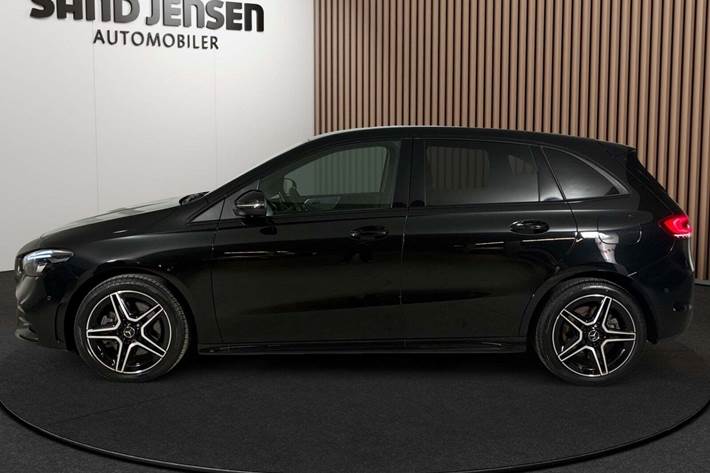 Sort Mercedes B250 e fra 2021