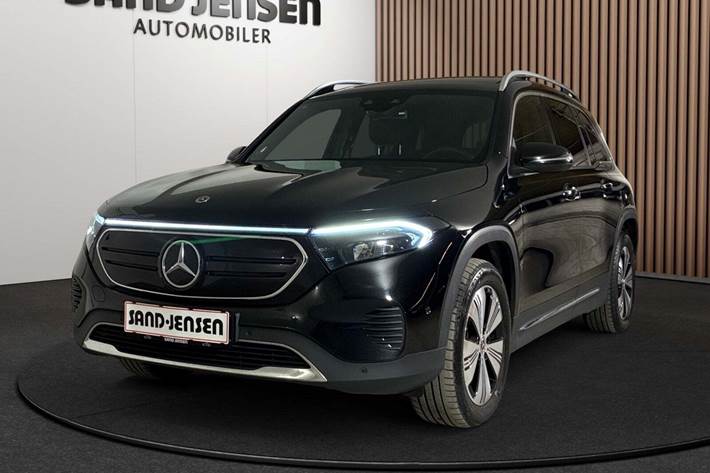 Sort Mercedes EQB350 fra 2023 set udefra