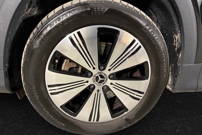 Sort Mercedes EQB350 fra 2023