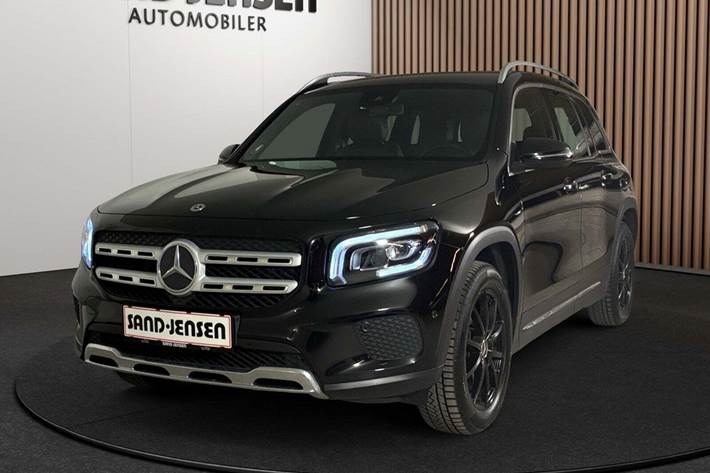 Sort Mercedes GLB220 d fra 2022 set udefra