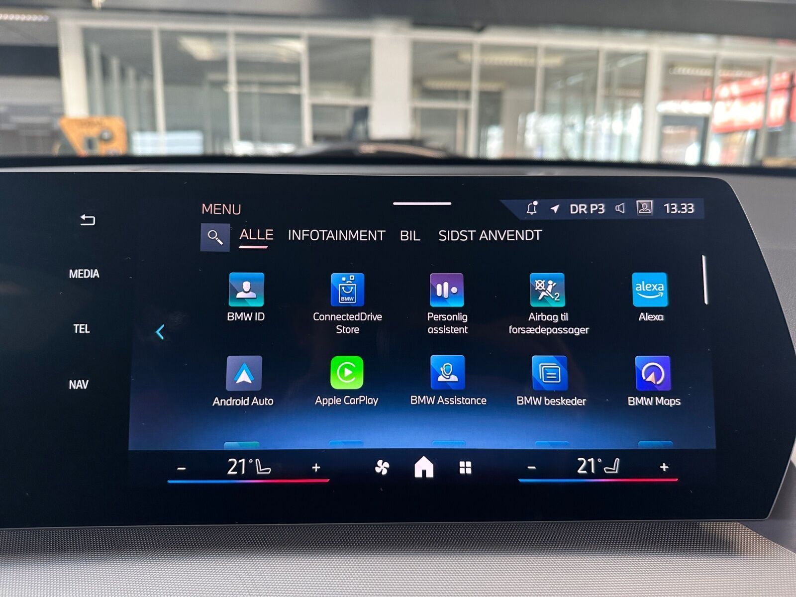 Hvid BMW iX1 fra 2024