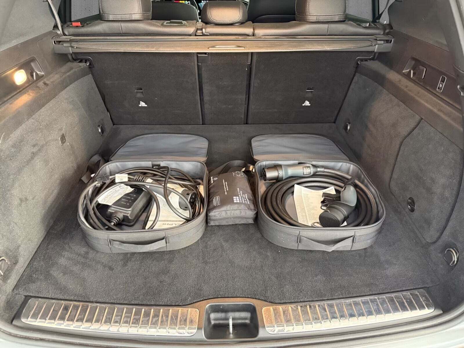 Sølv Mercedes GLE350 de fra 2024