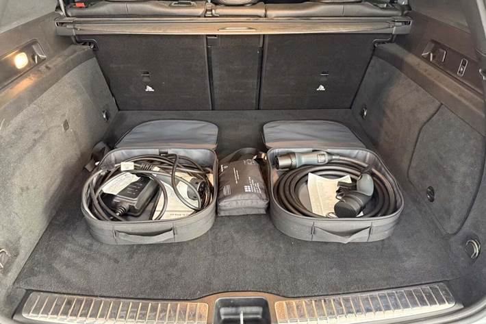 Sølv Mercedes GLE350 de fra 2024