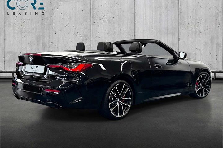 Sort BMW M440i fra 2022