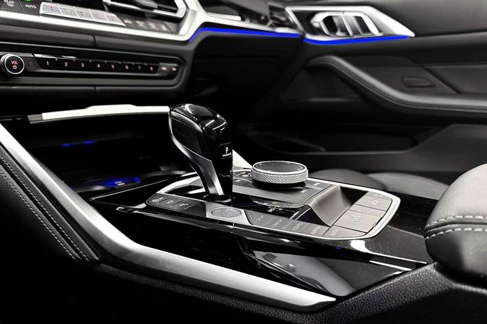 Sort BMW M440i fra 2022