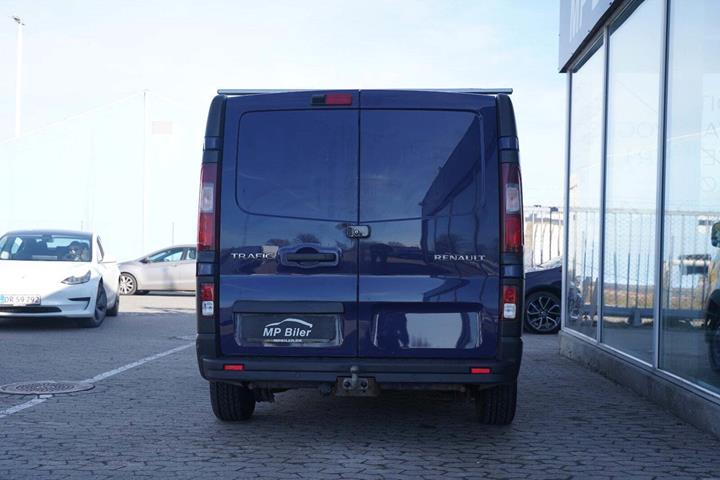 Blå Renault Trafic fra 2022