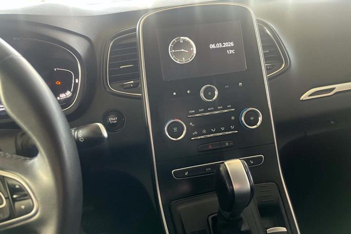 Blå Renault Grand Scenic IV fra 2019