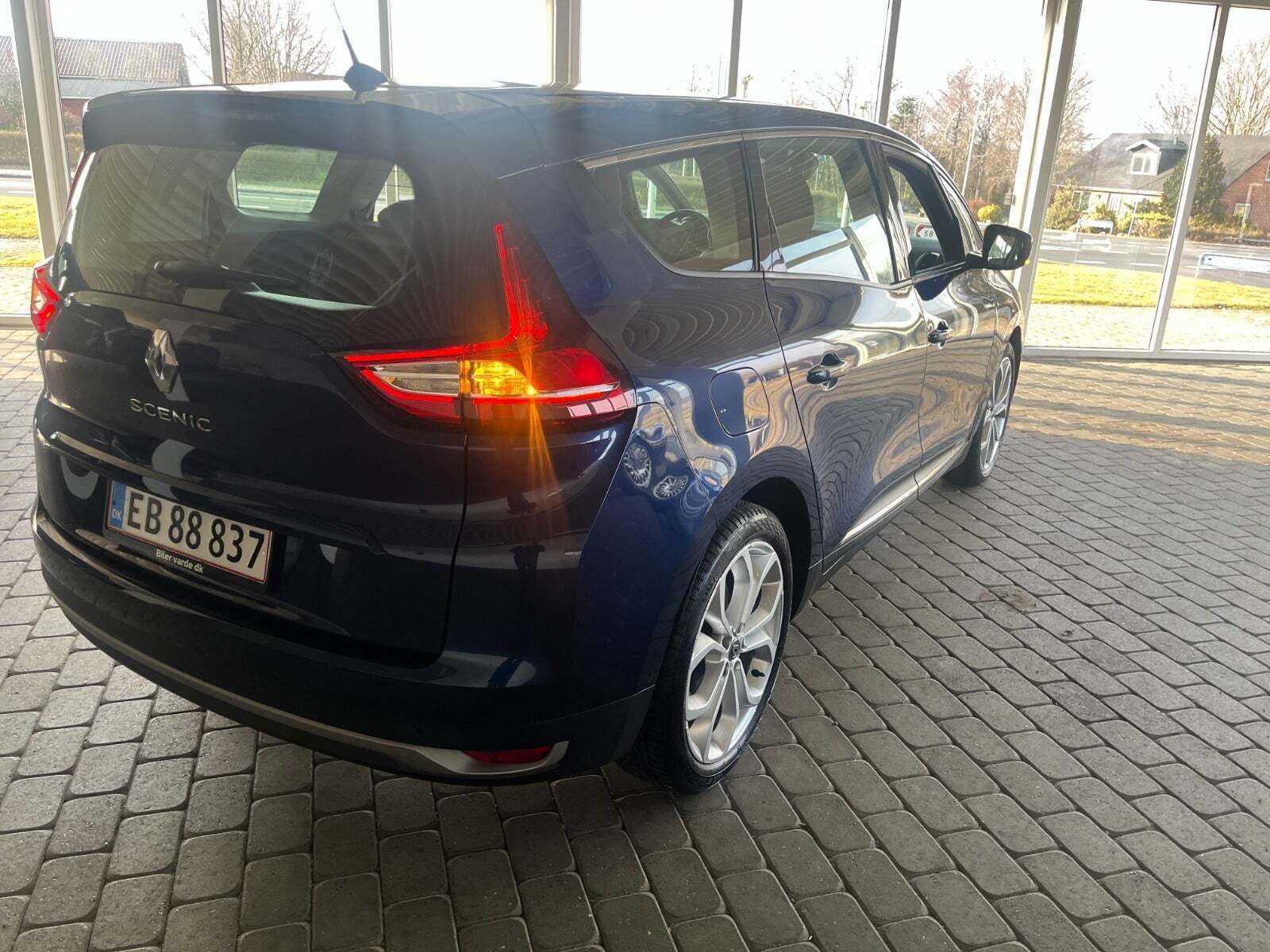 Blå Renault Grand Scenic IV fra 2019