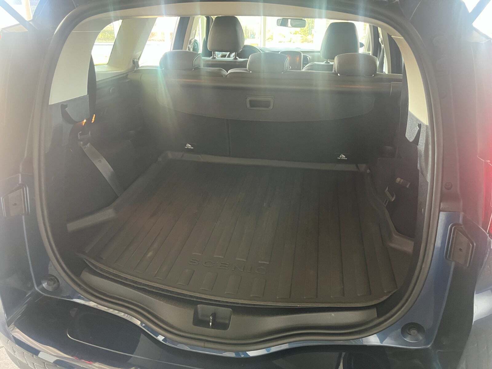 Blå Renault Grand Scenic IV fra 2019