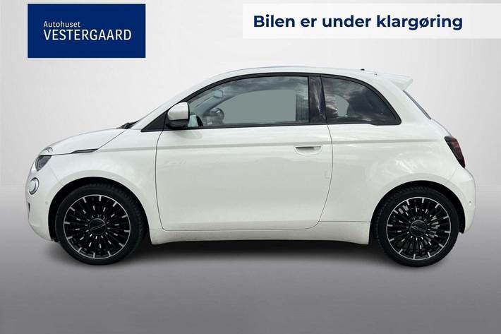 Hvid Fiat 500e fra 2021
