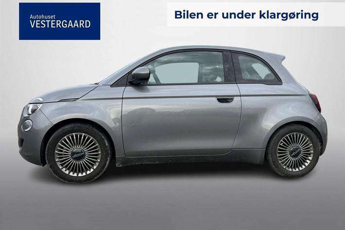 Grå Fiat 500e fra 2022