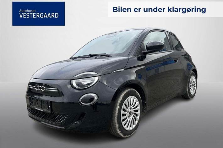 Sort Fiat 500e fra 2022 set udefra