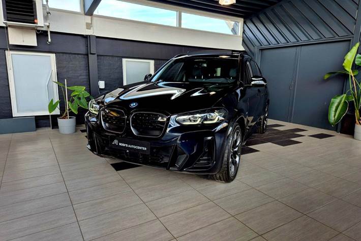 Sort BMW iX3 fra 2022