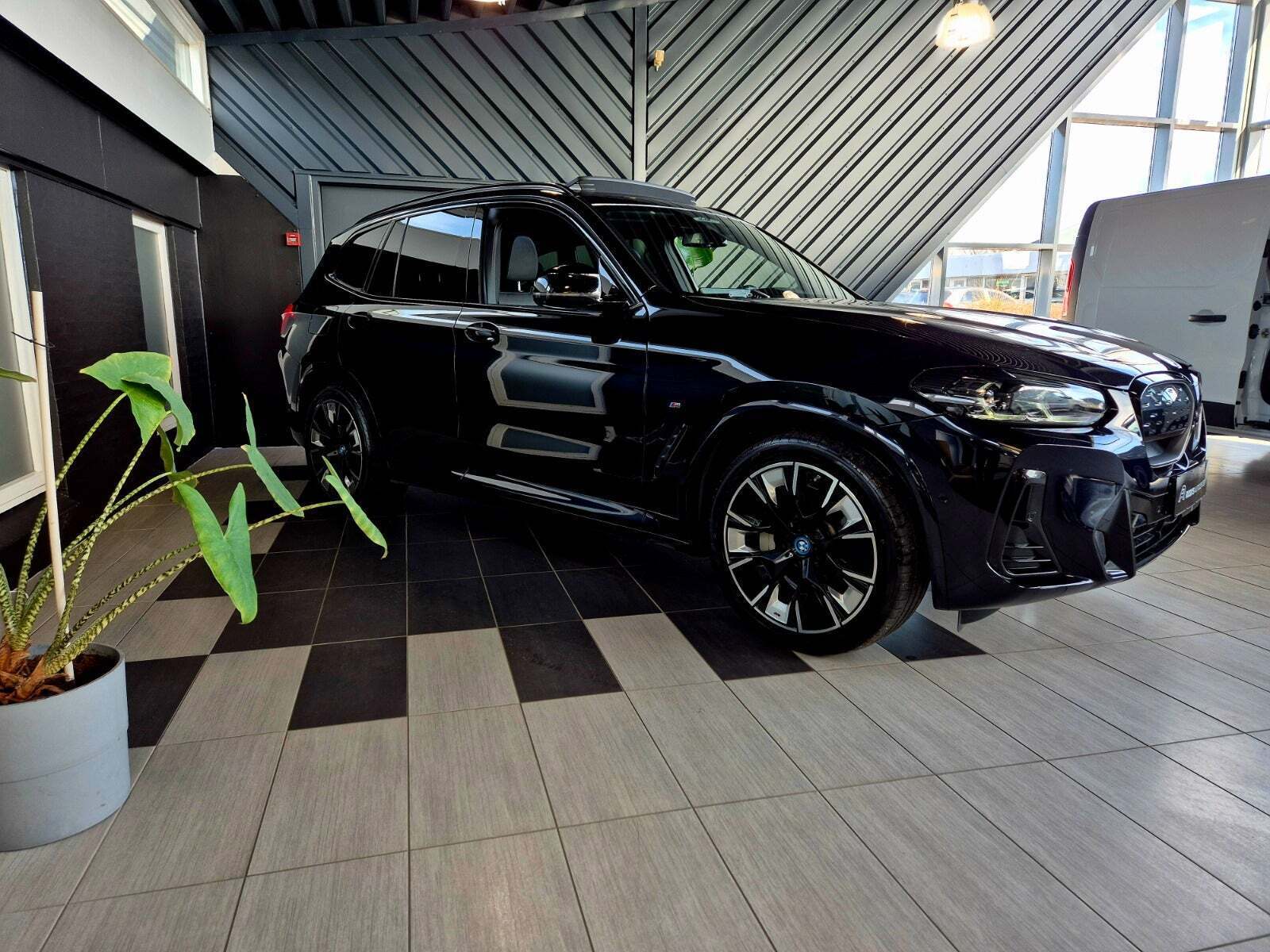 BMW iX3 Charged Plus M-Sport