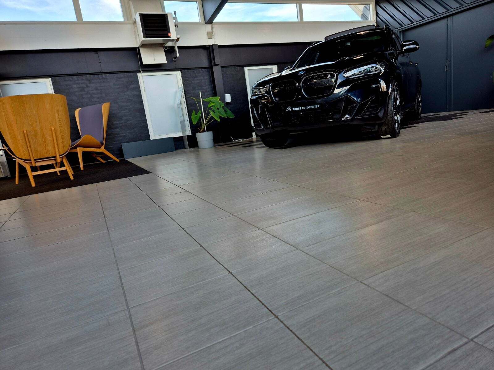 Sort BMW iX3 fra 2023