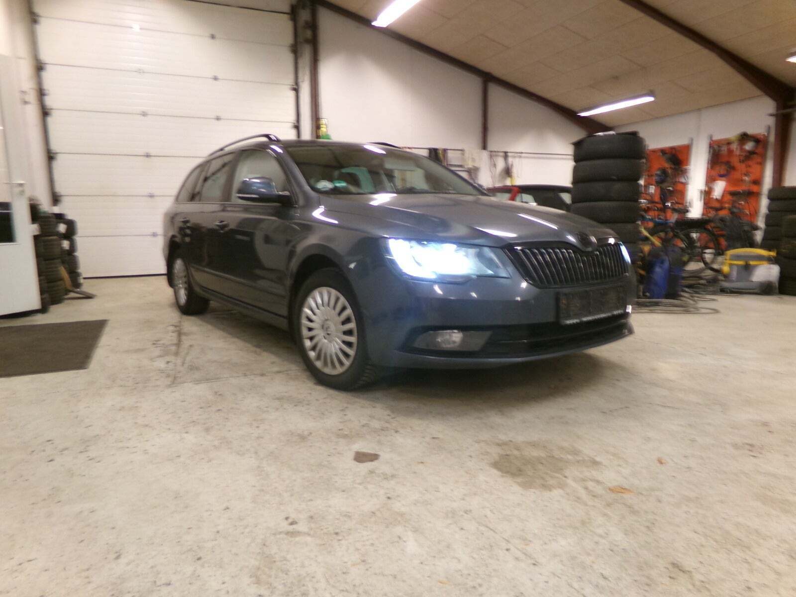 Skoda Superb 2,0 TDi 140 Ambition Combi DSG