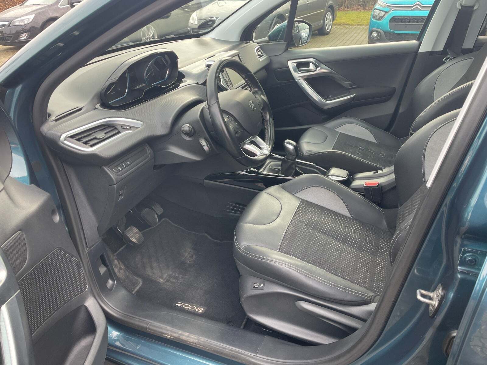 Peugeot 2008 1,6 BlueHDi 100 Desire Sky