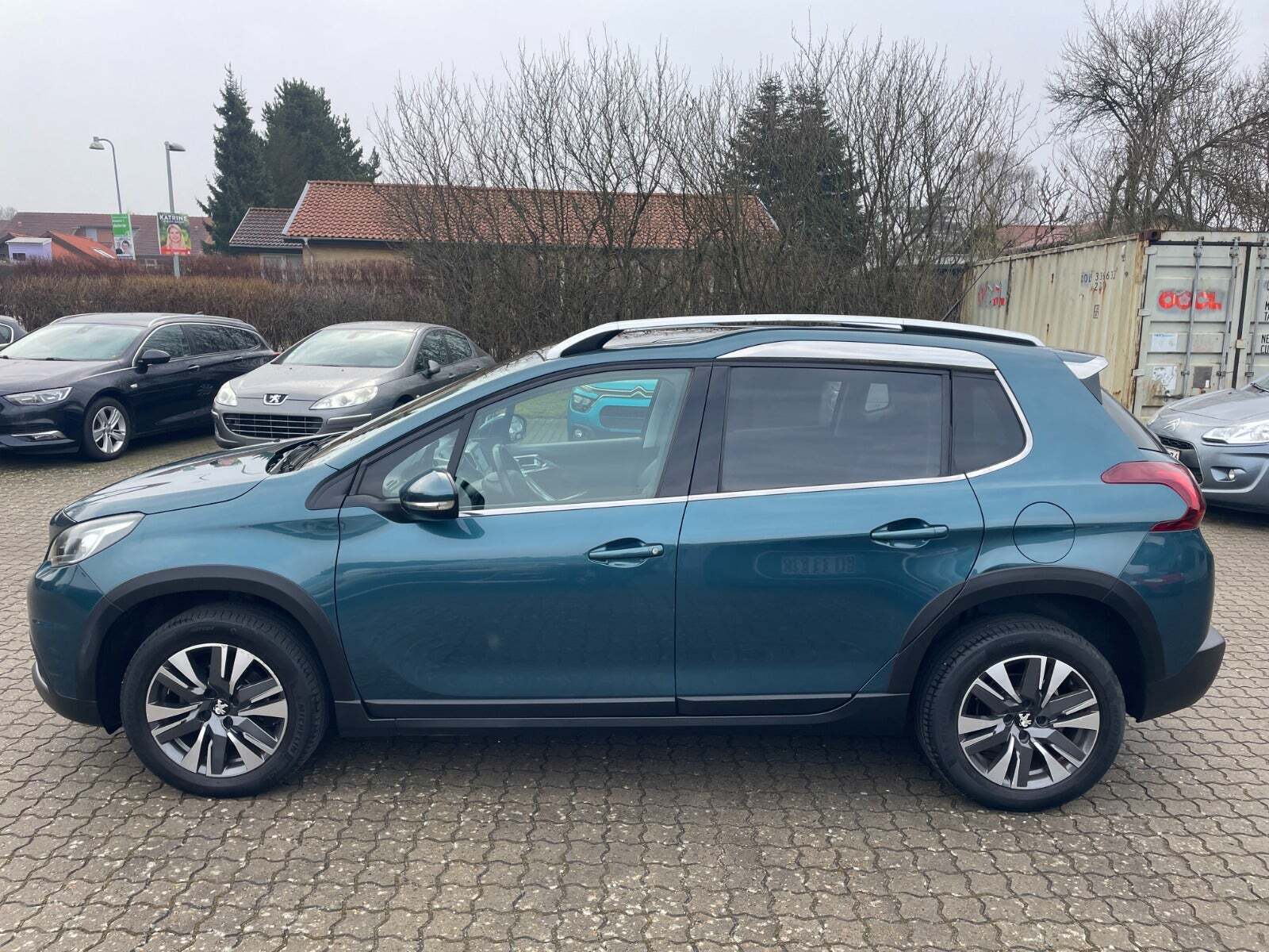 Grøn Peugeot 2008 fra 2017
