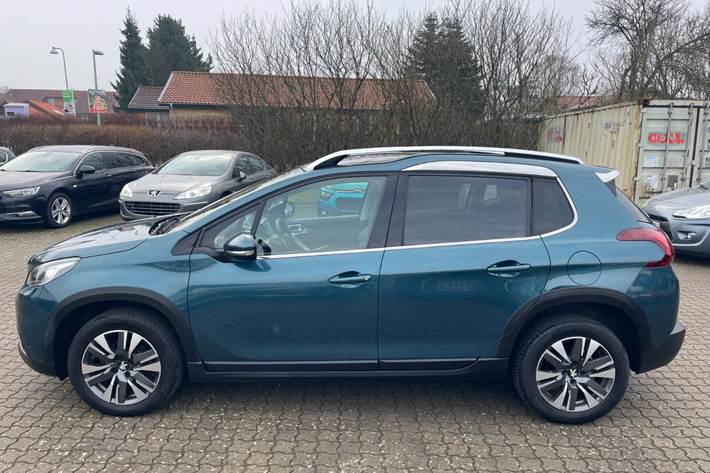 Grøn Peugeot 2008 fra 2017