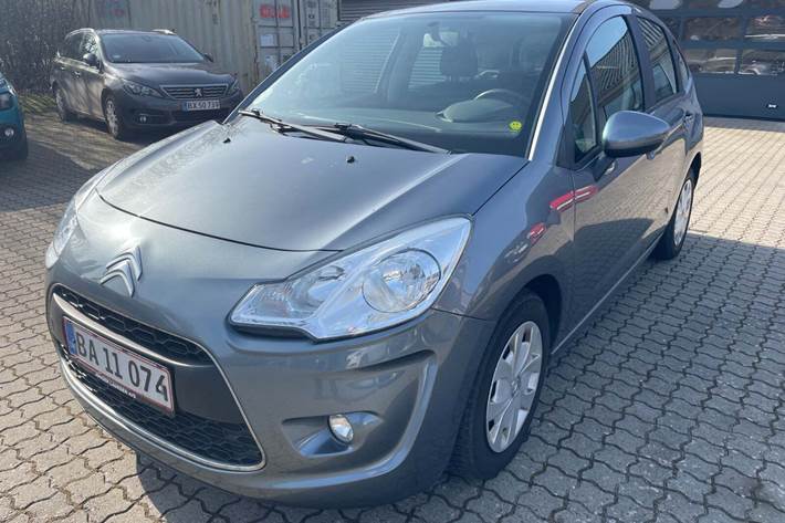 Grå Citroën C3 fra 2012 set udefra