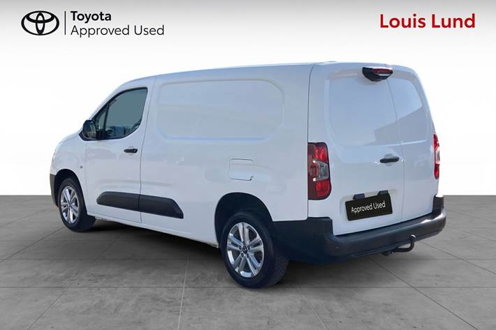 Hvid Toyota ProAce City fra 2022