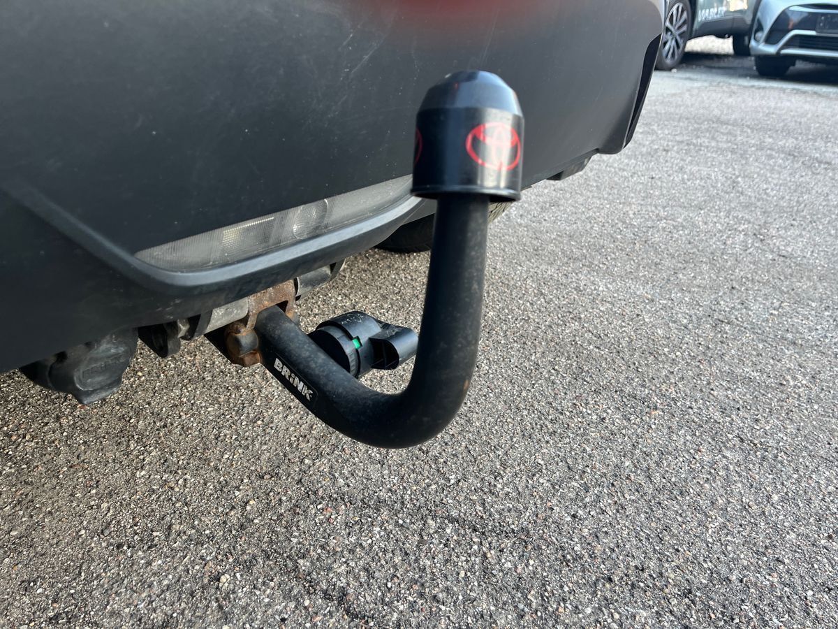 Sort Toyota Yaris fra 2023