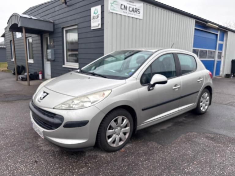 Peugeot 207 1,4 XR Plus 88HK 3d