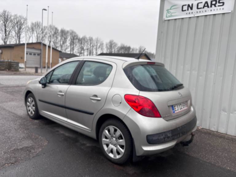 Peugeot 207 1,4 XR Plus 88HK 3d