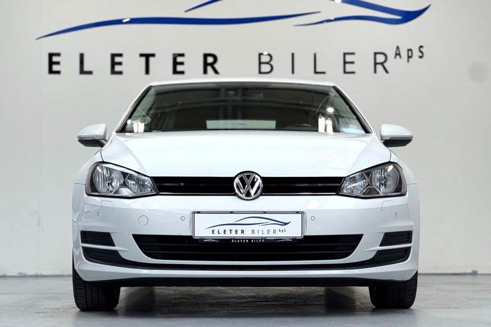 Hvid VW Golf VII fra 2015
