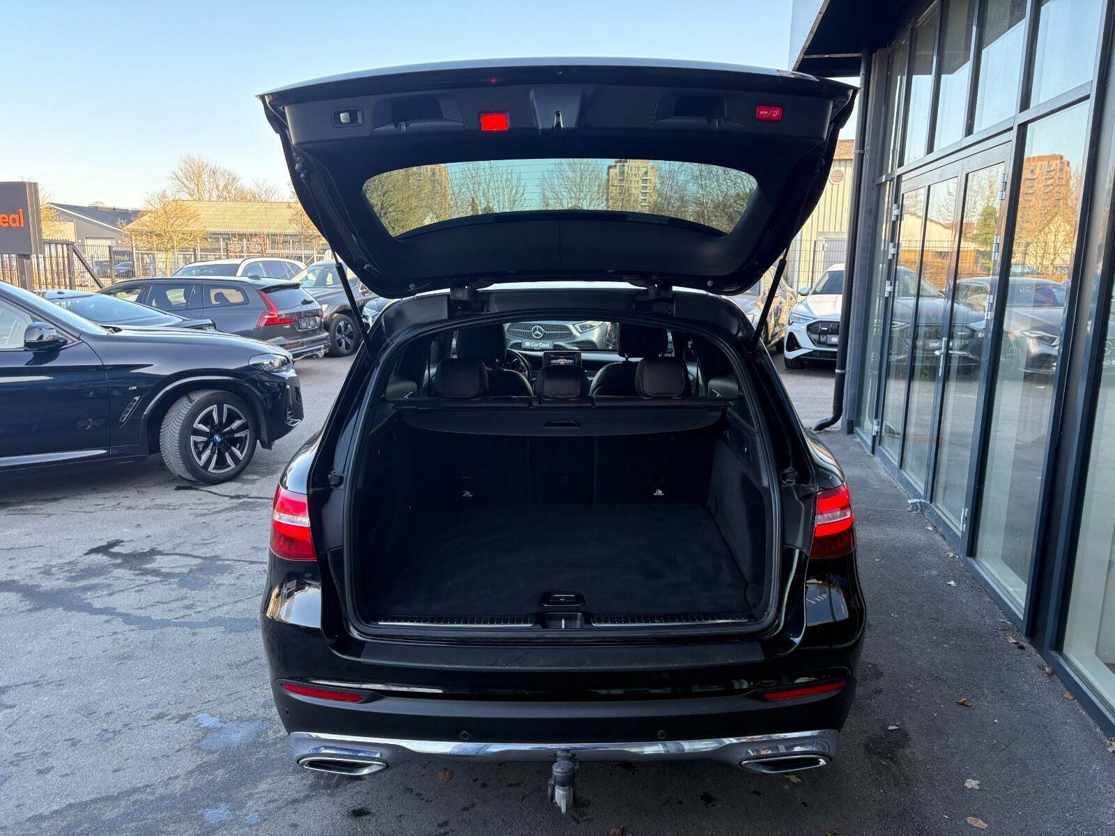 Sort Mercedes GLC220 d fra 2015