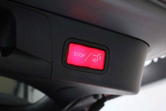 Grå Mercedes EQB250 fra 2023