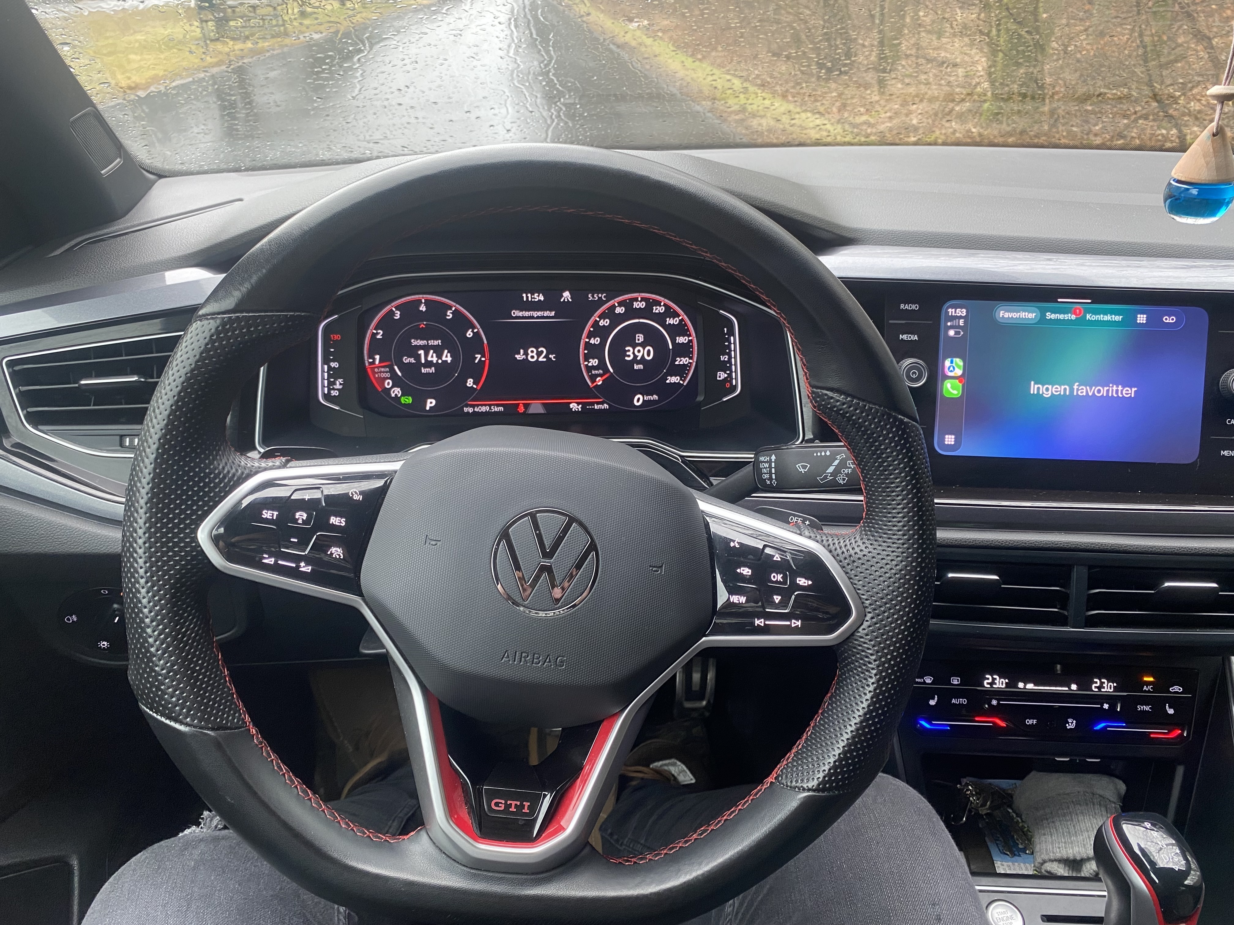 Sort VW Polo fra 2023