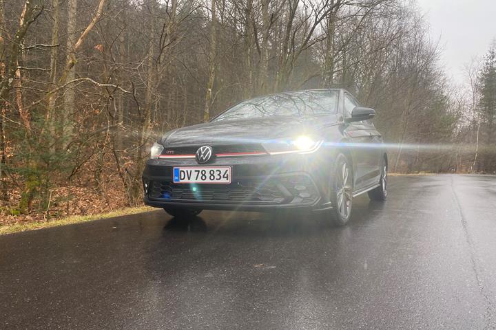 Sort VW Polo fra 2023