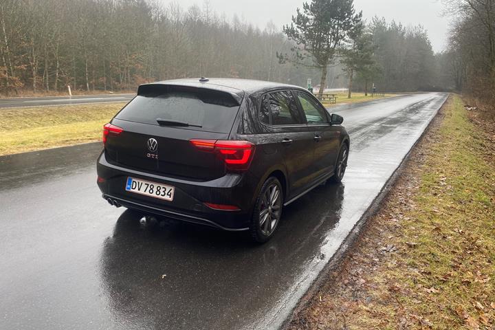Sort VW Polo fra 2023