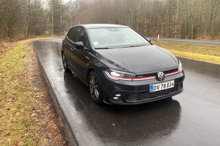 Sort VW Polo fra 2023