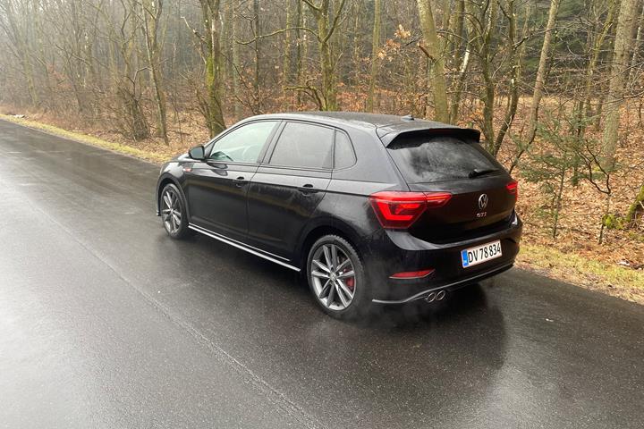 Sort VW Polo fra 2023