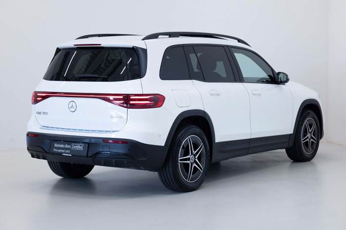 Hvid Mercedes EQB350 fra 2025