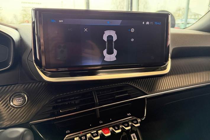 Sort Peugeot e-2008 fra 2025