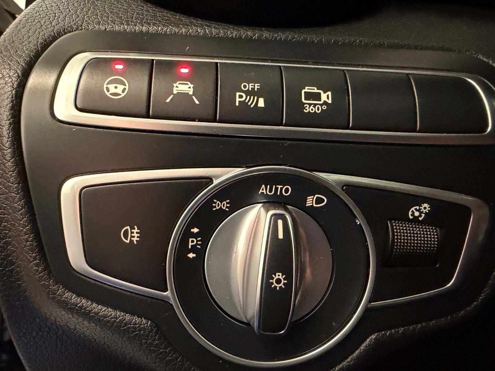 Sort Mercedes C43 fra 2017