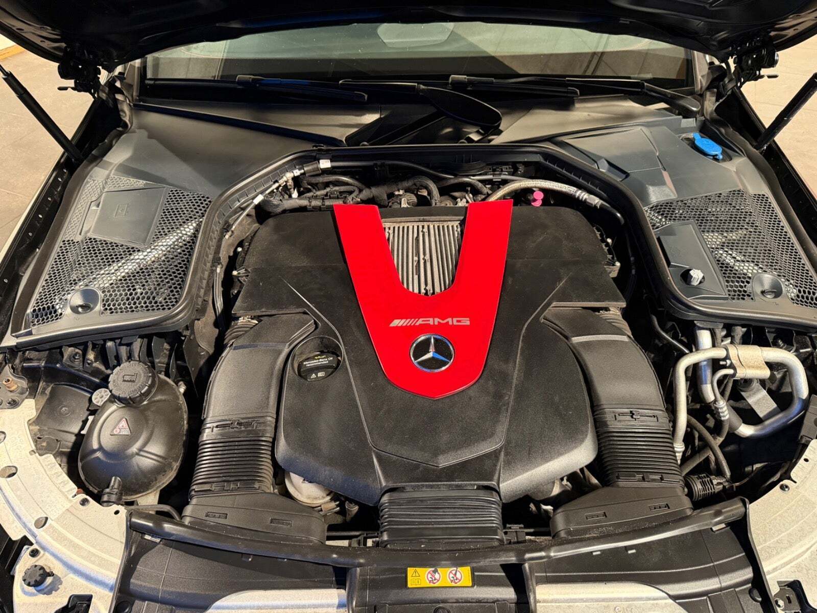 Sort Mercedes C43 fra 2017