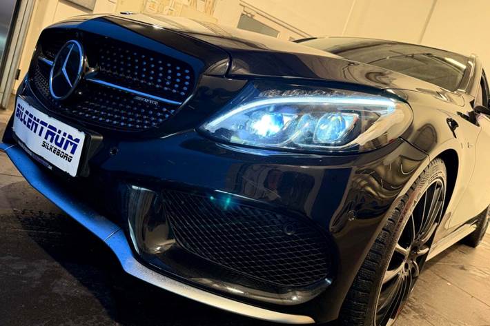 Sort Mercedes C43 fra 2017