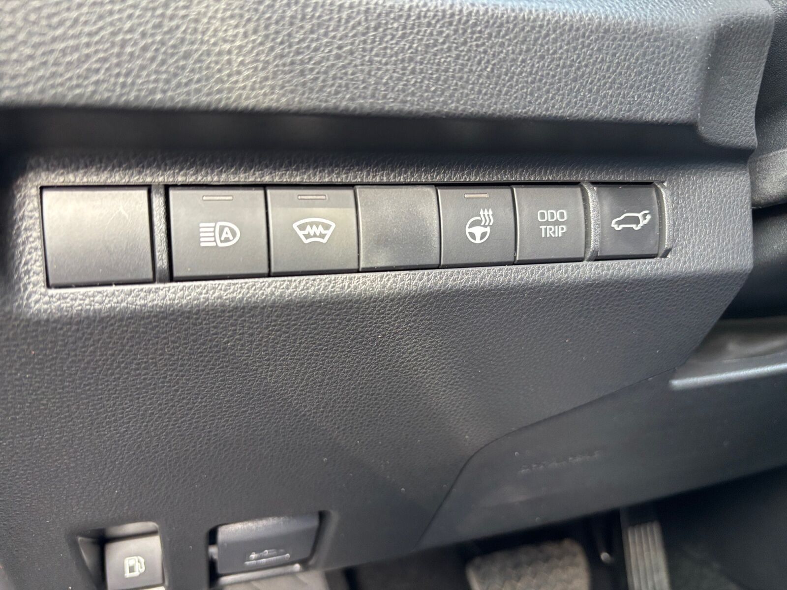 Sort Toyota RAV4 Plug-in fra 2025