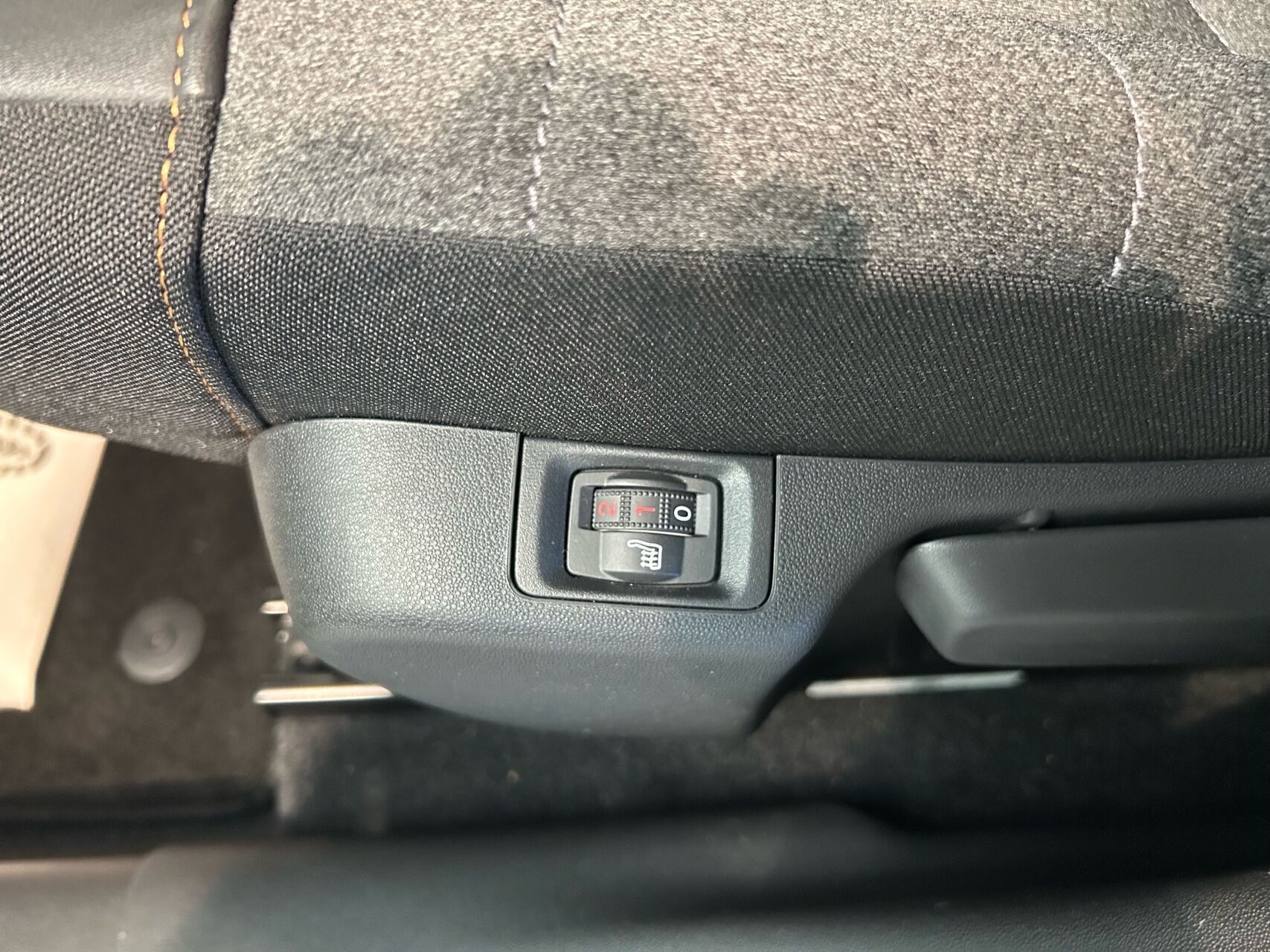 Grå Citroën C3 fra 2024