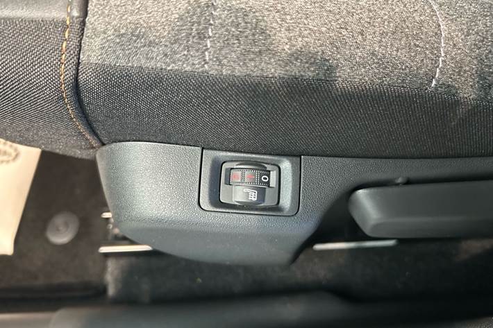 Grå Citroën C3 fra 2024