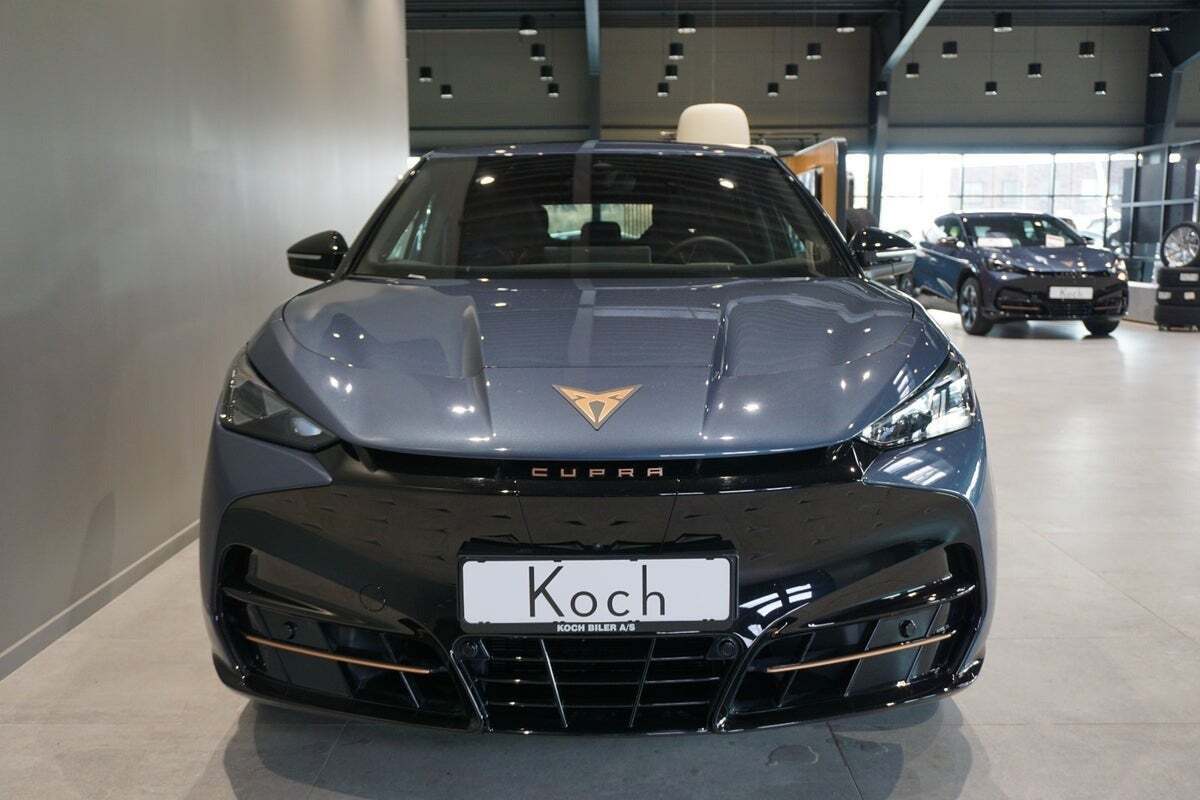 Blå Cupra Tavascan fra 2025