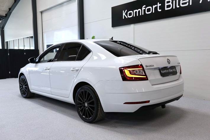 Hvid Skoda Octavia fra 2018